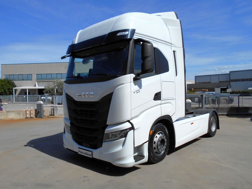 Trattore stradale Iveco S-Way della flotta